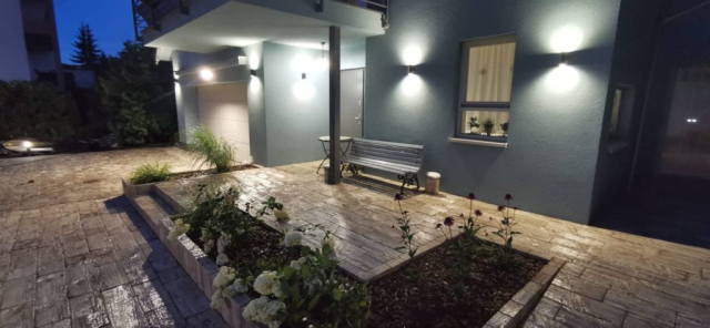 8c2fee62-ddf1-4d2a-9909-01415c7be95d